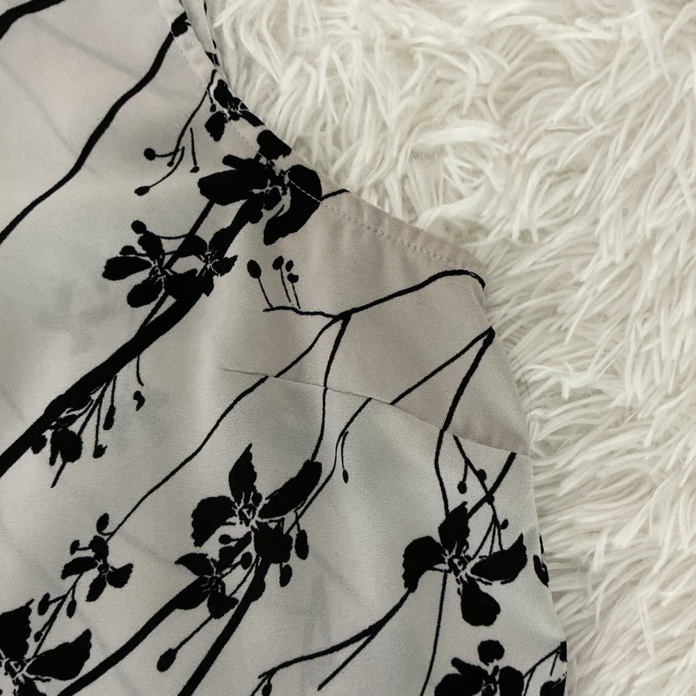 White House Black Market Floral Halter Blouse High Neck Flowy Ruffle Hem Size 4 - Picture 6 of 16